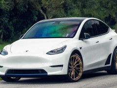 特斯拉：計劃于2025年中旬生產新款小型