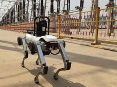 降雪天氣，電力巡檢“警犬”機器人上崗